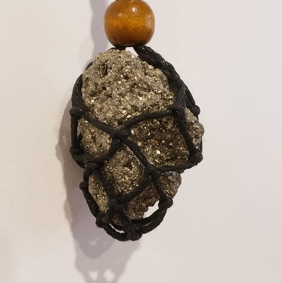 ⬛BLACK ADJUSTABLE CORDED EMPTY CRYSTAL CAGE NECKLACE - Picture 5 of 5